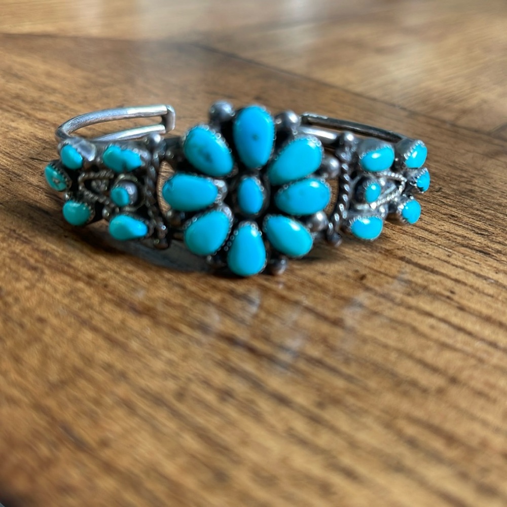 Vintage ZUNI TRIBE Turquoise Cuff Bracelet | small wrist - Picture 7 of 9
